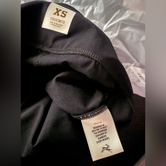 Tracksmith Women’s Allston running tights in Black, XS - Picture 7 of 12